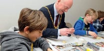 Mayor joins the fun at museum