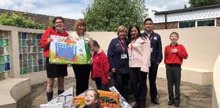 Tesco Express shoppers support school