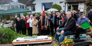 Tea and train rides for French visitors