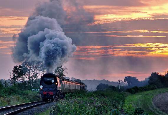 The Watercress Line receives The Queen’s Award for Voluntary Service