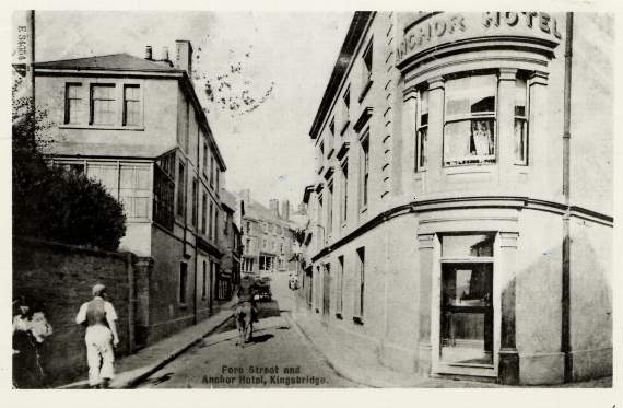 'Then and Now' exhibition shows changes in local area over 100 years