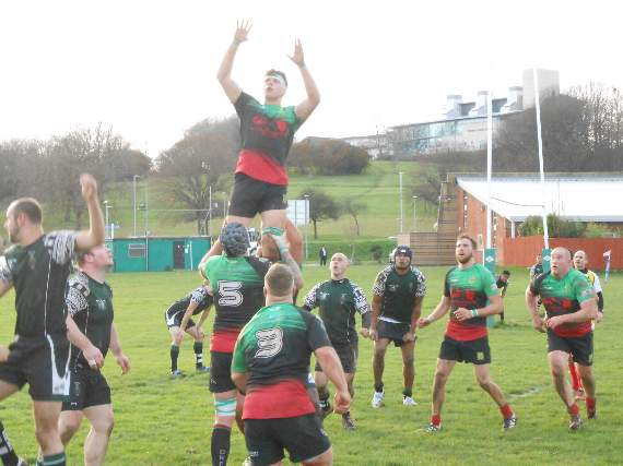 Riversiders secure bonus-point win to stay top