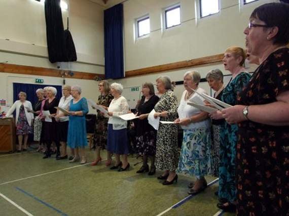 Brixton tea dance raises hundreds for Dementia Friendly Parishes around the Yealm