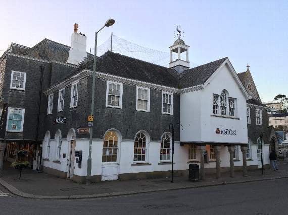 Last bank in Dartmouth is to close taking its cash machine with it