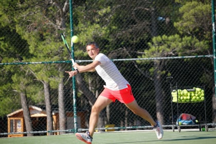 Chiddingfold man's tennis marathon is open to all