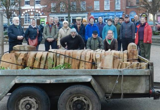 Community project provides benches for public to enjoy in the Crediton Library Community Garden