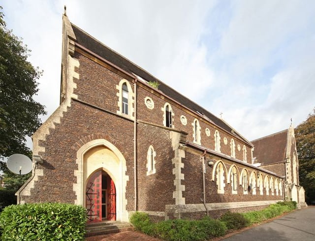 Fire at Grade II-listed St James’ Court in Farnham