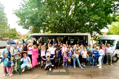 Ukrainian refugees enjoy day out at Marwell Zoo thanks to Salvation Army volunteer