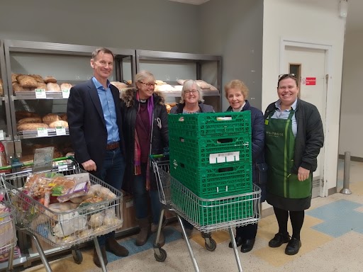 Jeremy Hunt, Revd Sandy Clarke and her team of volunteers from Brambleton Hall, and Alice Butcher