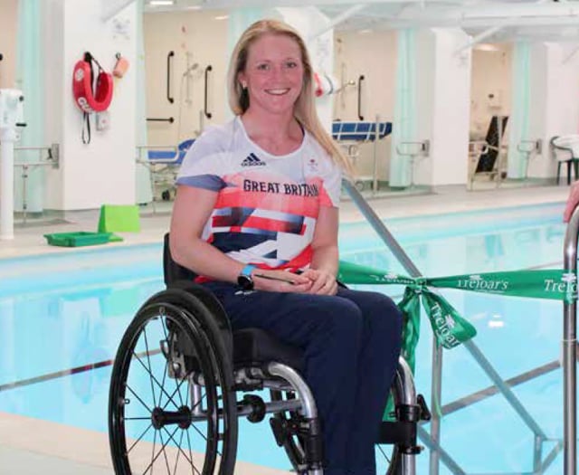 Paralympian opens new school pool at Treloar's in Alton