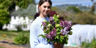 Growing beautiful and sustainable cut flowers