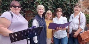 Choir gets Lion & Lamb Yard dancing with impromptu concert