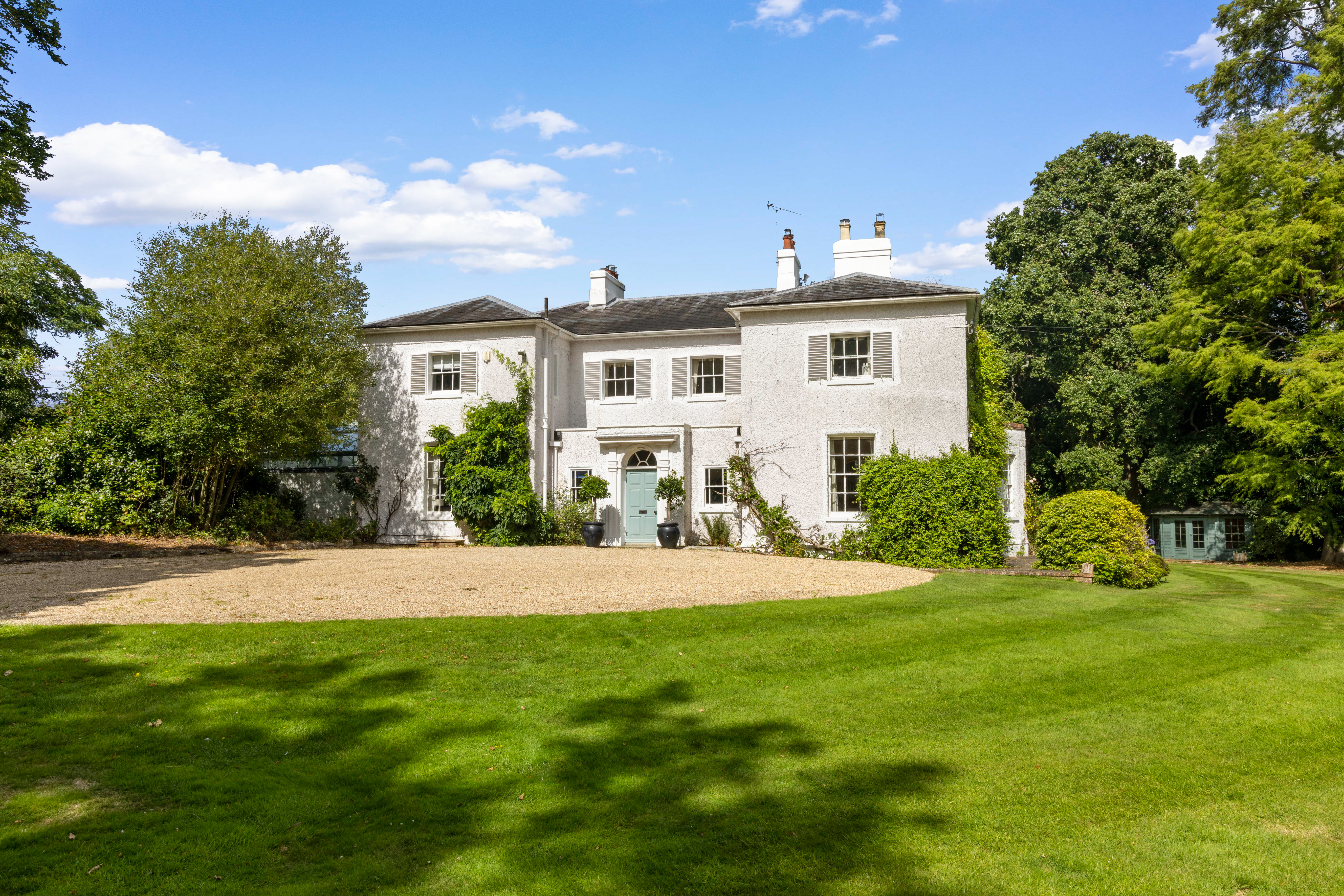 Blenheim Forge a cut above after near-£30,000 knife sale to Gordon