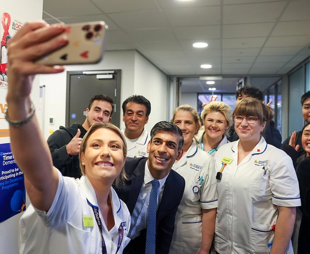 Prime Minister visits University of Surrey to meet nursing students