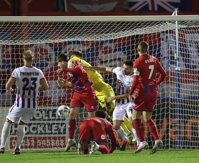 Aldershot Town beat Barnet thanks to late Kwame Thomas winner