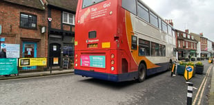 Broken down bus in Farnham's one-way system causing chaos