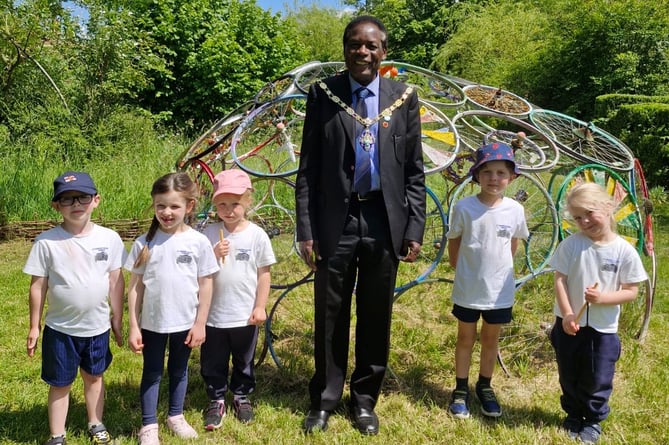 Farnham Town Mayor with kids at Space2grow