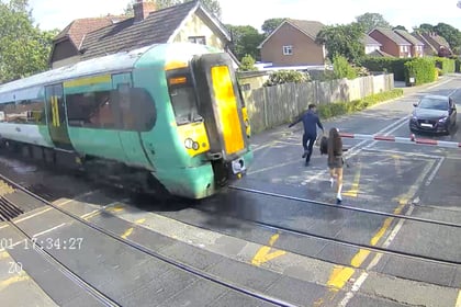 People risk their lives at level crossings