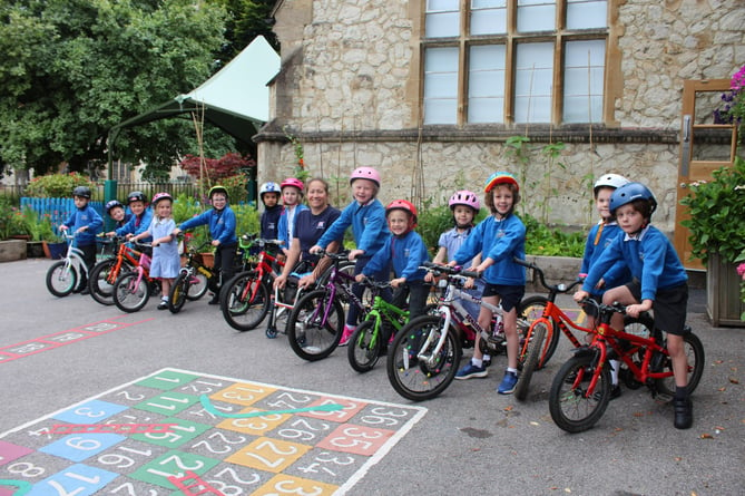 St Andrew's Rachel Morrison Farnham Bike Ride PIC2