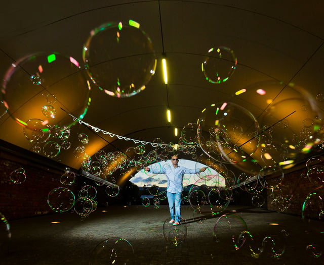 International bubbleologist hopes to create a bubble of excitement 