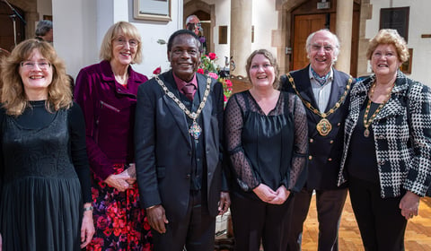 Choir impresses the mayors and mayoresses