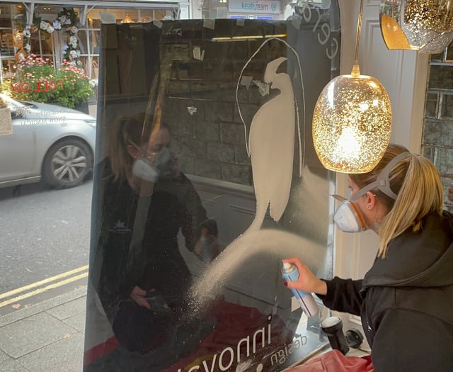 VIDEO: Local artist brings snow to Farnham's town centre shops