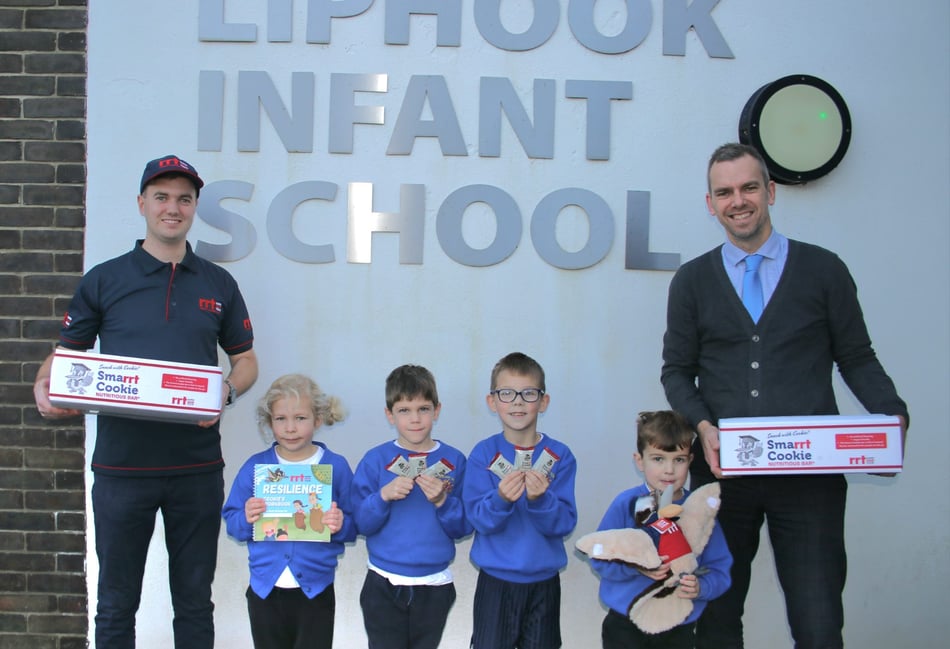 Charity delivers lifeline kit to Liphook Infant School