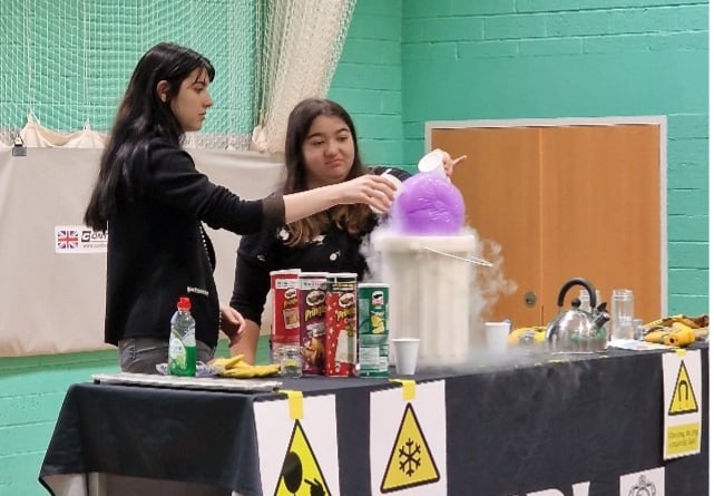 NPL Science Show Abbey School Farnham